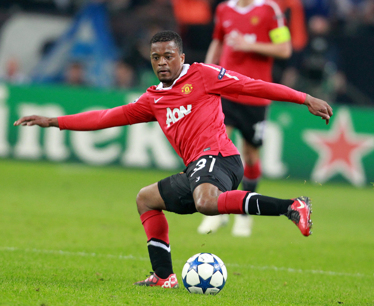 伍纷纷走出 伍纷纷走出